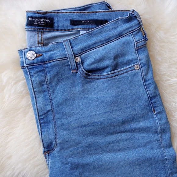 Banana Republic Devon Jeans - Picture 3 of 4